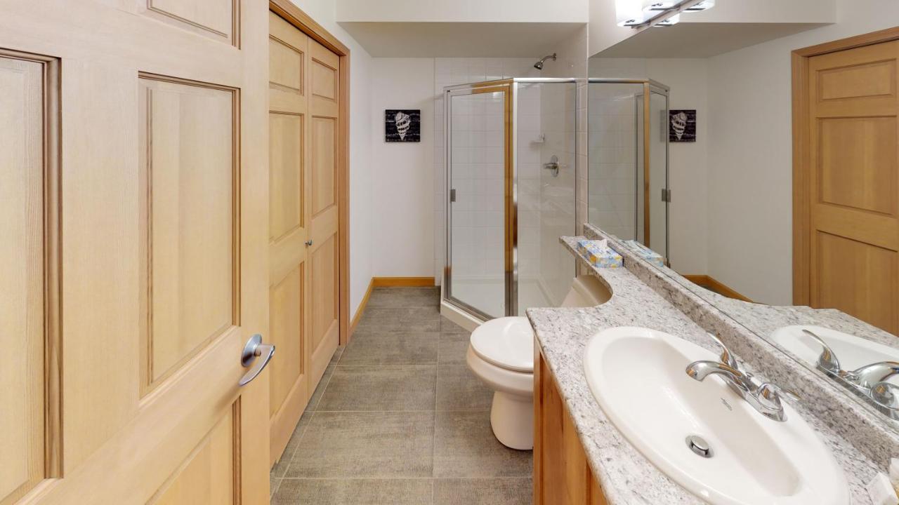 Stoney Creek Northstar By Whistler Premier Apartment Bagian luar foto