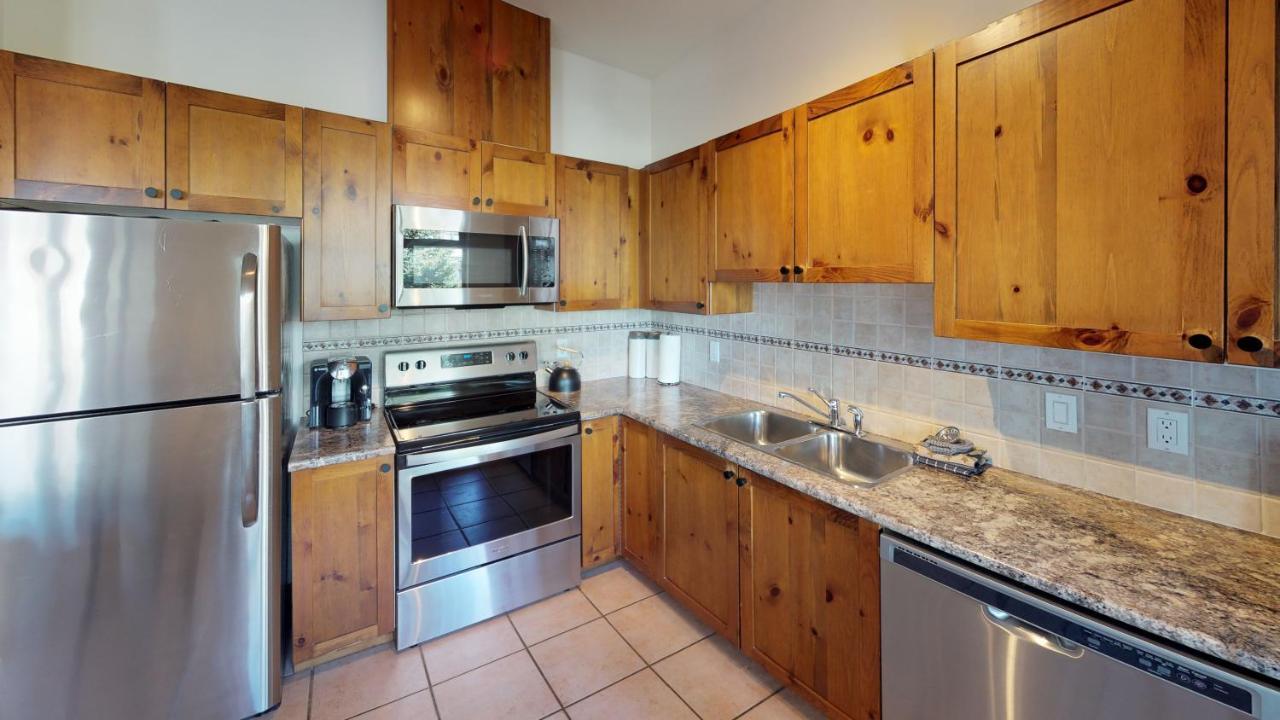 Stoney Creek Northstar By Whistler Premier Apartment Bagian luar foto